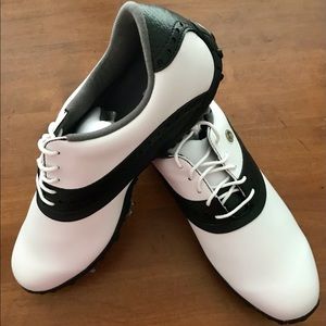 Footjoy Ladies size 9.5 golf shoes